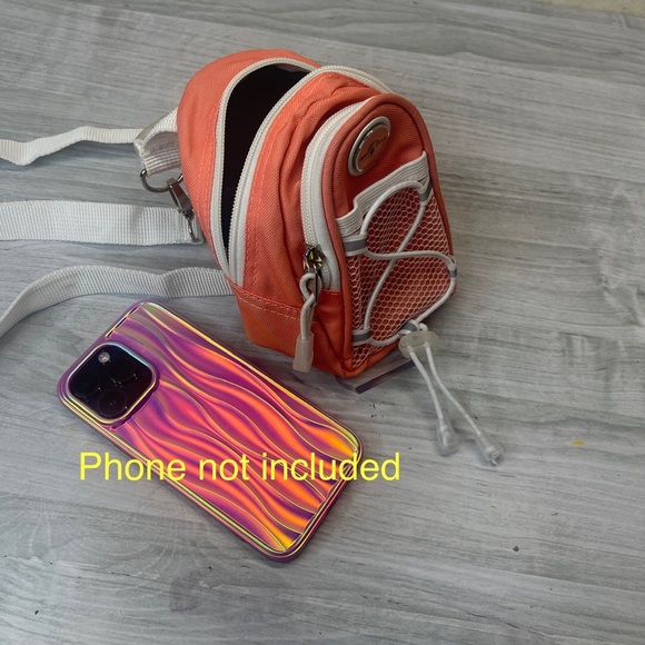 Universal Studios Coral White Zip Mini Day Backpack Crossbody Waist Belt - Picture 13 of 15